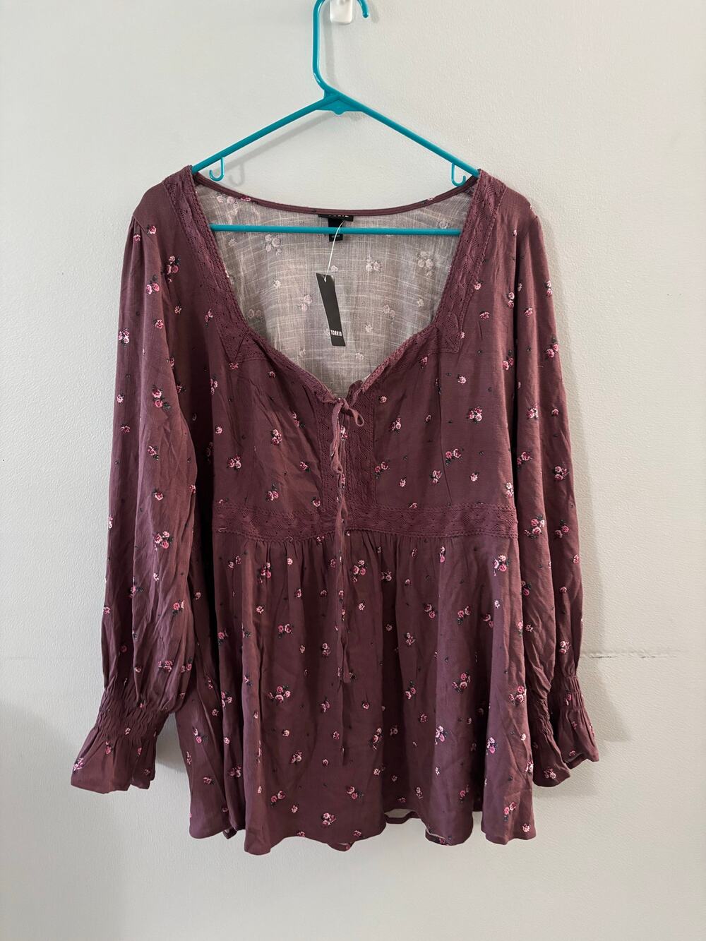 Torrid Womens Babydoll Long Sleeve Floral Top Size 3X Burgundy Boho Blouse NWT